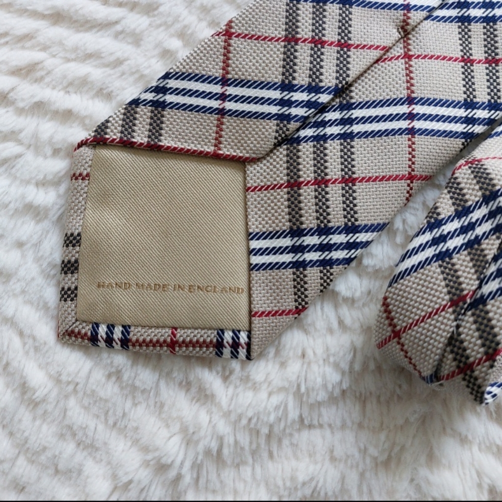 Burberry Silk Tie Handmade in England - Picture 3 of 5